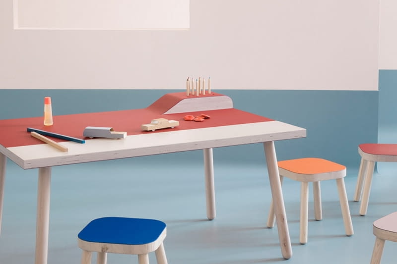 Furniture Linoleum od marki Forbo Linoleum na meblach - nowe zastosowanie podłogowego materiału