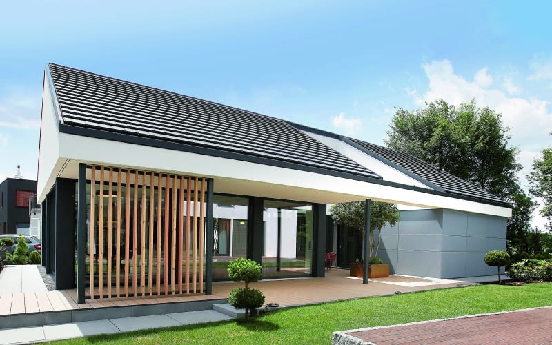 Czy można mieć własny dom w miesiąc? Owszem,  ta idea jest możliwa do zrealizowania, ale po  spełnieniu kilku warunków. Jednym z nich jest  wykorzystanie w tym celu technologii prefabrykacji. Czy można mieć własny dom w miesiąc? Owszem,  ta idea jest możliwa do zrealizowania, ale po  spełnieniu kilku warunków. Jednym z nich jest  wykorzystanie w tym celu technologii prefabrykacji.