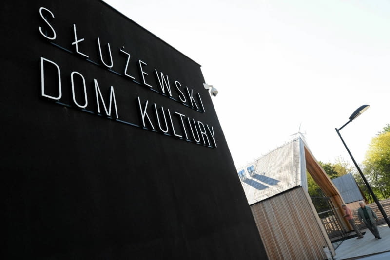 Nowy Służewiecki Dom Kultury 05.09.2014 Warszawa , ul. Bacha . Nowy Sluzewiecki Dom Kultury . Fot. Franciszek Mazur / Agencja Gazeta SLOWA KLUCZOWE: architektura sluzewiec