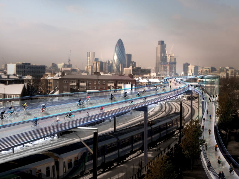 Widok SkyCycle ponad linią kolejową w Londynie SkyCycle, Londyn, Foster + Partners