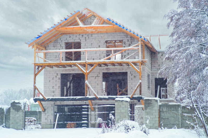 Budowa domu bywa najważniejszą i największą inwestycją w życiu, dlatego trzeba się do niej dobrze przygotować – również pod względem terminów. Budowa domu bywa najważniejszą i największą inwestycją w życiu, dlatego trzeba się do niej dobrze przygotować – również pod względem terminów.