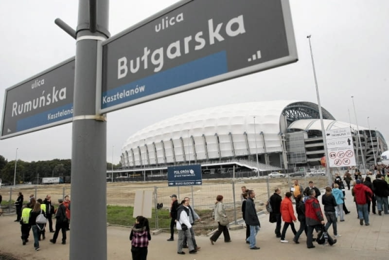 Obiekt powstał w wyniku modernizacji Stadionu Miejskiego z 1980 roku. Autorem projektu przebudowy jest pracownia Modern Construction Systems. 20.09.2010 POZNAN , STADION MIEJSKI PRZY ULICY BULGARSKIEJ , CEREMONIA OTWARCIA STADIONU . FOT. TOMASZ KAMINSKI / AGENCJA GAZETA