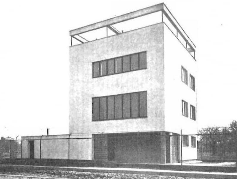 Jedna z modernistycznych willi prezentowana na profilu Warszawski Modernizm 1905 - 1939 Jedna z modernistycznych willi prezentowana na profilu Warszawski Modernizm 1905 - 1939