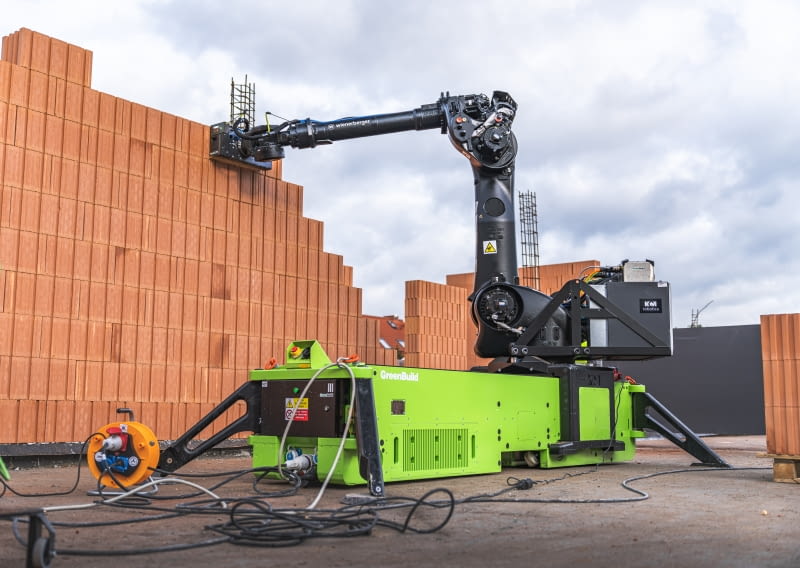 Robot murarski na budowie przedszkola w Koronowie Robot murarski na budowie przedszkola w Koronowie