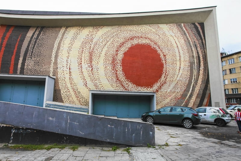 Kino Kijów - ściana zachodnia 13.09.2014 Krakow . aleje Krasickiego . Mozaika na zachodniej elewacji kina Kijow autorstwa Jerzego Kowala . Fot. Jakub Ociepa / Agencja Gazeta SLOWA KLUCZOWE: budynek