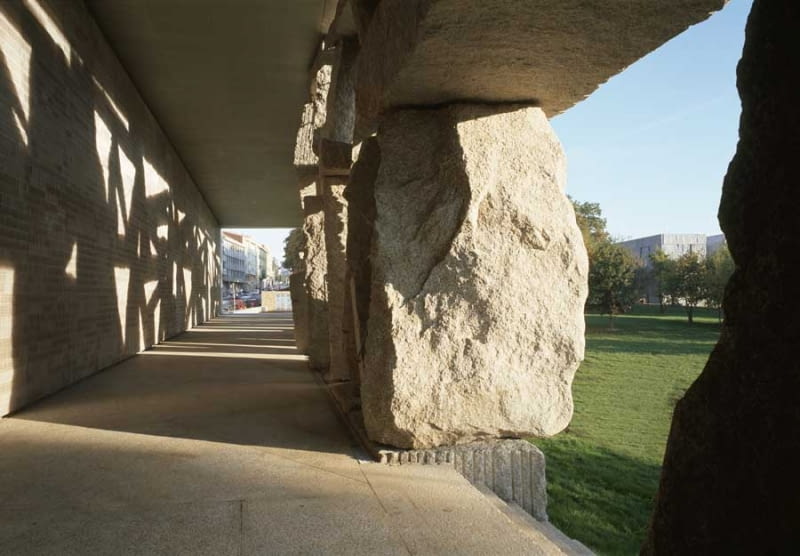 SGAE Central Office w Santiago de Compostela - Ensamble Studio Ensamble Studio, kamień naturalny