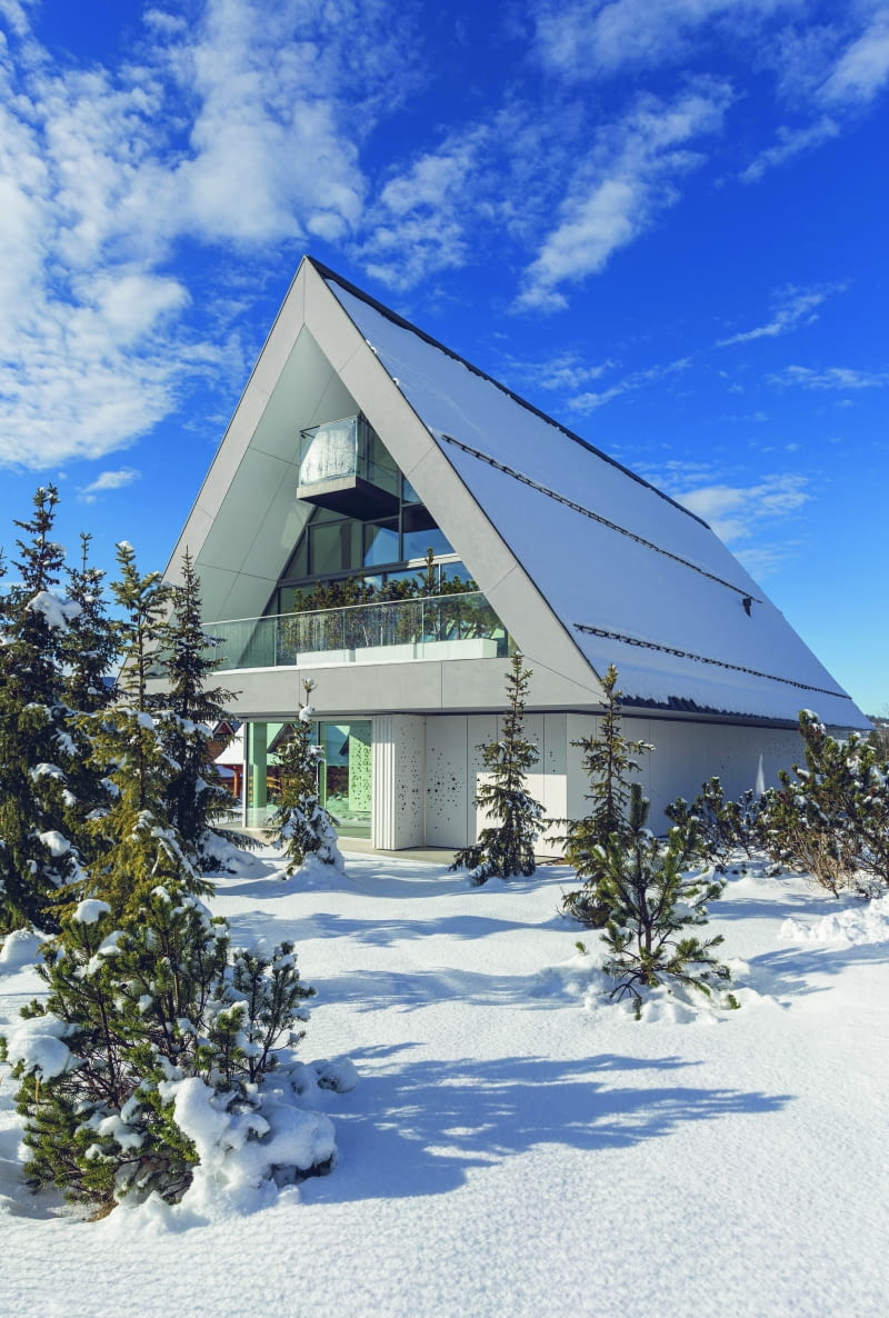 Ten dom to prawdziwe arcydzieło, które umiejętnie łączy tradycję i nowoczesność. Ten dom to prawdziwe arcydzieło, które umiejętnie łączy tradycję i nowoczesność.