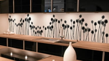 Modern design trendy kitchen with black and wood elements SLOWA KLUCZOWE: interiors home kitchen modern commercial domestic cabinets wood residential structure design house counter indoors stove cooking luxury decorating steel stainless sink drawer building showcase built floor decor architecture construction light designer hardwood dining food lifestyles chef furniture style metal new oven real room shiny space steel style top white black