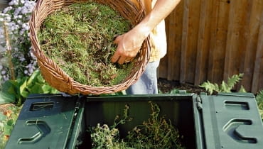 ONE TIME USE ONLY DO JEDNOKROTNEJ PUBLIKACJI OGROD KOMPOSTOWNIK NAWOZ FOT. NEUDORFF PUBLIKACJA KWIETNIK NR 6 (150) - 6 2007