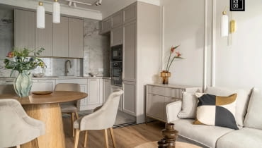 Wnętrza w złotej poświacie - projekt pracowni KODO