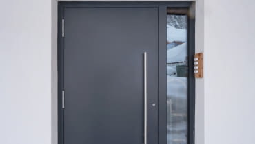 Drzwi aluminiowe ALUHAUS w nowoczesnym budownictwie - znaczenie parametrów dla energooszczędności