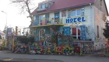 Hotel Republika Wyobraźni w Mirosławcu Hotel Republika Wyobraźni w Mirosławcu