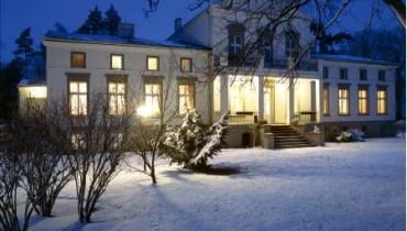 Dwór w Podstolicach w zimową Dwór w Podstolicach w zimową