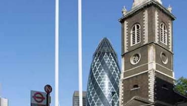 London Gate - tymczasowa wieża, która stanie we wschodniej części City w Londynie z okazji Igrzysk Olimpijskich 2012 roku. Pusta i naga konstrukcja wywołuje pytanie o sens budowy tego monumentu. Projekt: Fernando Donis. londyn, ciekawostki, wieża, pomnik, olimpiada