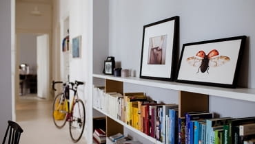 Mieszkanie znajduje się w Berlinie, w kamienicy wybudowanej w 1900 roku. mieszkanie w kamienicy, nowoczesne mieszkanie w starej kamienicy, eleganckie mieszkanie w kamienicy, klimatyczne mieszkanie