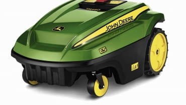 Automower Solar Hybrid - robot zasilany energią słoneczną, do trawników o powierzchni do 2100 m˛, ok. 11 000 zł, Husqvarna. SLOWA KLUCZOWE: Walk Behind Mowers Autonomous Mowers Tango E5 WBM