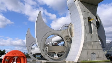 Falkirk Wheel - winda dla statków w Szkocji Falkirk Wheel - winda dla statków w Szkocji