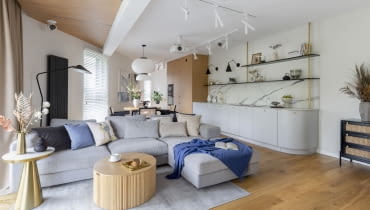 Oświetlenie – jego rodzaj, rozmieszczenie oraz barwa światła – w dużej mierze decyduje o nastroju wnętrza.