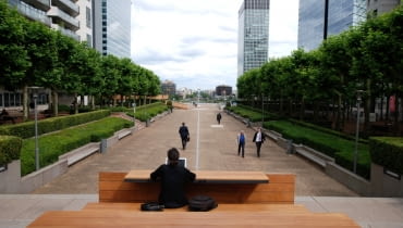 Miejskie platformy pracy, La Défense, Paryż, projekt: Paweł Grobelny. pawelgrobelny.com