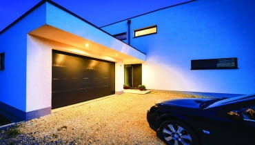 Cyfrowe wideodomofony. Mogą być połączone z instalacjami inteligentnych domów projektowanymi w popularnych systemach.Taka integracja umożliwia dostęp do funkcji domofonu z wielu punktów w budynku, a także zdalnie z aplikacji na smartfonie. Cyfrowe wideodomofony. Mogą być połączone z instalacjami inteligentnych domów projektowanymi w popularnych systemach.Taka integracja umożliwia dostęp do funkcji domofonu z wielu punktów w budynku, a także zdalnie z aplikacji na smartfonie.