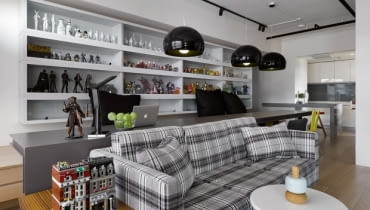 Mieszkanie kolekcjonerów figurek - salon. Projekt: Ganna Design Studio nowoczesne mieszkanie, przytulne mieszkanie, jak urządzić nowoczesne mieszkanie, ciekawe mieszkanie, oryginalne mieszkanie, zdjęcia mieszkań