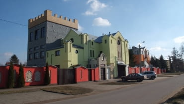 Kolorowa zabudowa Rybna (woj. warmińsko-mazurskie) Kolorowa zabudowa Rybna (woj. warmińsko-mazurskie)