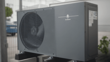 Alezio M R290 od De Dietrich w modernizowanym domu jednorodzinnym