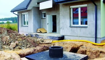 Budowa szamba stanowi czasami jedyny sposób na odprowadzenie ścieków z domu Budowa szamba stanowi czasami jedyny sposób na odprowadzenie ścieków z domu