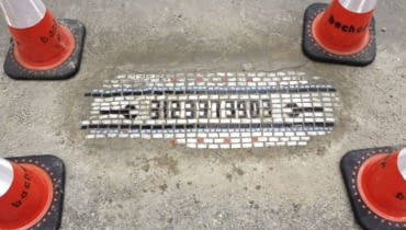 Kiedy artysta łata dziury sztuka, artyści, drogi, mozaiki