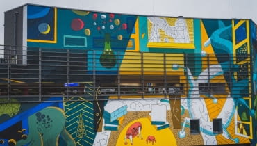 Mural inspirowany literaturą Stanisława Lema na Galerii Krakowskiej. Autor: Marcin Czaja