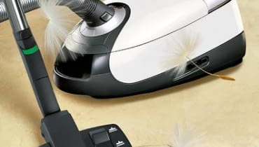 URZĄDZENIA. Odkurzacz S5 Medicair, z certyfikatem HEPA na całe urządzenie i czujnikiem Allergotec wskazującym stopień oczyszczenia powierzchni (kolor zielony - czysta, czerwony - bardzo brudna); moc 2200 W, 1399 zł, Miele URZĄDZENIA. Odkurzacz S5 Medicair, z certyfikatem HEPA na całe urządzenie i czujnikiem Allergotec wskazującym stopień oczyszczenia powierzchni (kolor zielony - czysta, czerwony - bardzo brudna); moc 2200 W, 1399 zł, Miele