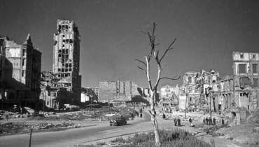 Ruiny Warszawy i odbudowa stolicy po wojnie