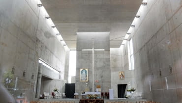 Częstochowa. Wnętrze kościoła przy ul. Rozdolnej na Mirowie zgodna z wizją architekta, przed zmianami 25.07.2014 Czestochowa , ulica Hektarowa na Mirowie . Nowy kosciol pw Niepokalanego Serca Najswietszej Maryi Panny . Fot . Grzegorz Skowronek / Agencja Gazeta
