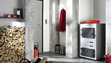 Nowoczesne kotły na paliwa stałe mają możliwość automatycznej regulacji temperatury spalania i nie wymagają pracochłonnej obsługi Nowoczesne kotły na paliwa stałe mają możliwość automatycznej regulacji temperatury spalania i nie wymagają pracochłonnej obsługi
