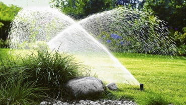 ONE TIME USE ONLY DO JEDNOKROTNEJ PUBLIKACJI OGROD PODLEWANIE SYSTEM NAWADNIAJACY ZRASZACZ WYNURZALNY FOT. GARDENA PUBLIKACJA KWIETNIK NR 7 (163) - 7 2008 SLOWA KLUCZOWE: OGRODY OGRODNICTWO WODA ZDJĘCIE DO WKŁADKI: PUBLIKACJA KWIETNIK NR 7 (163) - CZASOPISMA