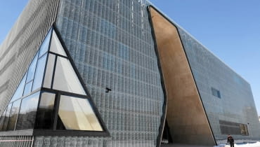 Muzeum Historii Żydów Polskich 08.04.2013 Warszawa . Budynek Muzeum Historii Zydow Polskich . Fot. Agata Grzybowska / Agencja Gazeta SLOWA KLUCZOWE: Muzeum Historii Zydow Polskich