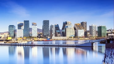 Ustawione jeden przy drugim budynki Barcode przywodzą na myśl kod kreskowy. Bjrvika Barcode in Oslo Norway