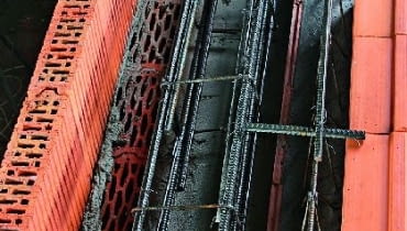 Zbrojenie wieńca stropowego w narożu ścian zewnętrznych Zbrojenie wieńca stropowego w narożu ścian zewnętrznych