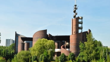 Kościół Podwyższenia Krzyża Świętego i Matki Bożej Uzdrowienia Chorych w Katowicach (Osiedle Tysiąclecia, ul. Mieszka I) Kościół Podwyższenia Krzyża Świętego i Matki Bożej Uzdrowienia Chorych w Katowicach (Osiedle Tysiąclecia, ul. Mieszka I)