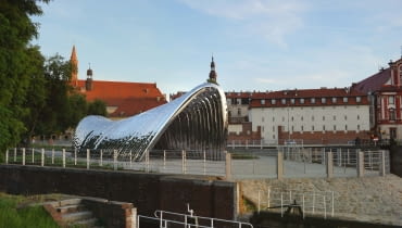 Nawa - rzeźba na Wyspie Daliowej we Wrocławiu, projekt: Oskar Zięta