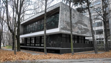 Syreni Śpiew na tyłach dawnej siedziby SLD przy Rozbrat 19.11.2011 WARSZAWA , NOWY BAR ' SYRENI SPIEW ' NA POWISLU W DAWNEJ KAWIARNI W SIEDZIBIE PARTII NA ULICY ROZBRAT . FOT. ALBERT ZAWADA / AGENCJA GAZETA