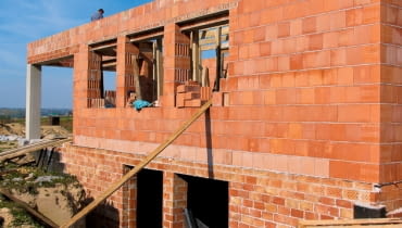 budowa domu, ściany zewnętrzne, materiały budowlane