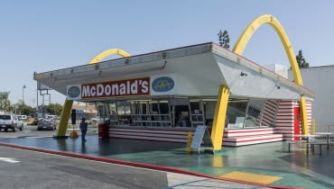 Najstarszy działający McDonald's na świecie w Downey w Kalifornii Najstarszy działający McDonald's na świecie w Downey w Kalifornii