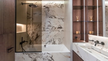 Półki i szafki w łazience