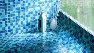 Mozaiki mają tę zaletę, że dobrze wpasowują się we wszelkiego typu wyoblenia podłoża płytki ścienne