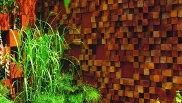 Ogrodzenie drewniane z kawałków kantówki ogrodzenie drewniane