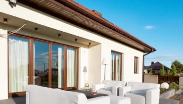 NA TARASIE gospodarze spędzają dużo czasu w ciepłe dni. NA TARASIE gospodarze spędzają dużo czasu w ciepłe dni.