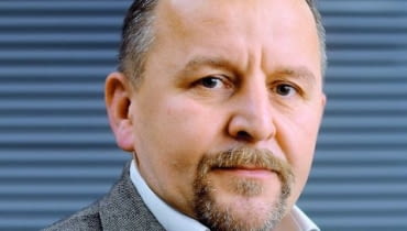ROBERT KLOS - wiceprezes ZWIĄZKU POLSKIE OKNA I DRZWI, wydawca miesięcznika FORUM BRANŻOWE ROBERT KLOS - wiceprezes ZWIĄZKU POLSKIE OKNA I DRZWI, wydawca miesięcznika FORUM BRANŻOWE