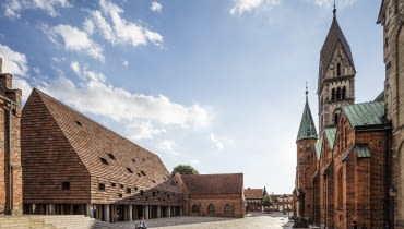 Siedziba rady parafialnej Kannikegarden w Ribe (Dania), projekt biuro Lundgaard & Tranberg Architects, Kopenhaga. Finaliści nagrody Mies van der Rohe