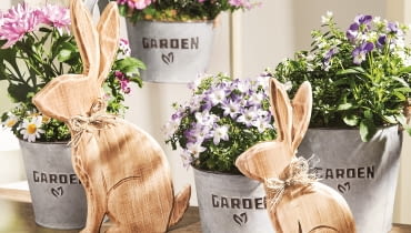 KiK_dekoracyjne_zajaczki_z_MDF_rozne_rozmiary_cena_od_12,99_doniczki_cena_od_4,00